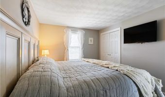 3 Mallory Ct, Bristol, RI 02809