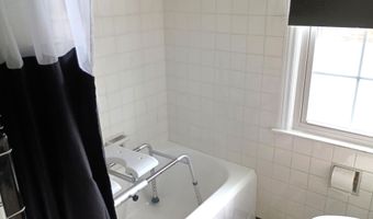 15076 Harrison Ave, Allen Park, MI 48101