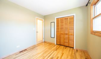 106 W Cedar St, Arlington Heights, IL 60005