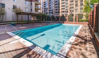 901 N MONROE St 313, Arlington, VA 22201