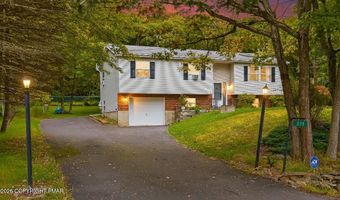 271 N Shore Dr, Albrightsville, PA 18210