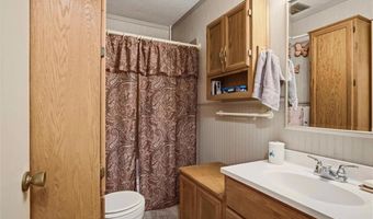 818 N Houston St, Adrian, MO 64720