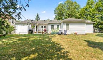 916 Midway Dr, Auburn, IN 46706