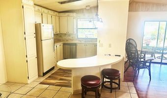 14 Lakeview Dr, Astatula, FL 34705