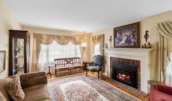 42 Pheasant Ridge Dr, Albany, NY 12211