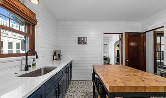 1613 N DIVISION St, Appleton, WI 54911