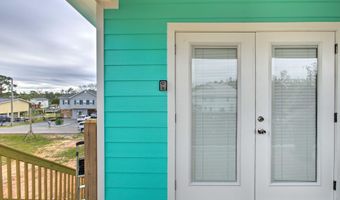 4082 Cardinal St, Bay St. Louis, MS 39520