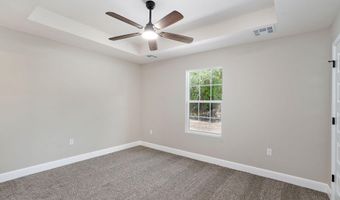 21 E Cofield St, Aurora, MO 65605