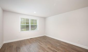 3000 N Spurway Dr, Ann Arbor, MI 48105