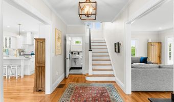 1144 Narragansett Blvd, Cranston, RI 02905