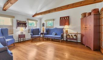 1 E Gate Rd, Danbury, CT 06811