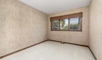 271 N McClellan St 105, Auburn, IN 46706