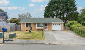 821 KEVIN Pl, Brookings, OR 97415