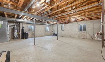 1 Regal Ct, Algonquin, IL 60102