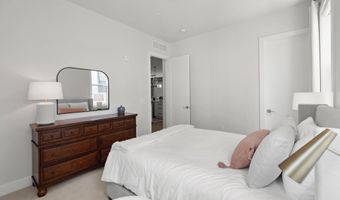 43442 CROSON Ln 100, Ashburn, VA 20148