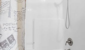 406 W Cline St, Aurora, MO 65605