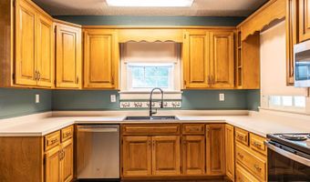 503 Carolina St, Aberdeen, NC 28315