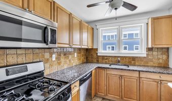 304 Deal Lake Dr 34, Asbury Park, NJ 07712