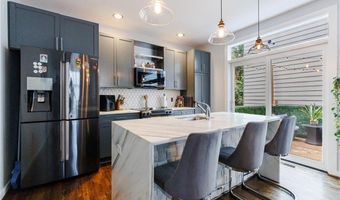 1380 Stirling Cir NW 26, Atlanta, GA 30318