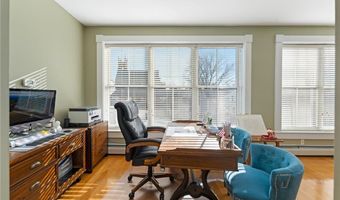 423 Hope St C, Bristol, RI 02809
