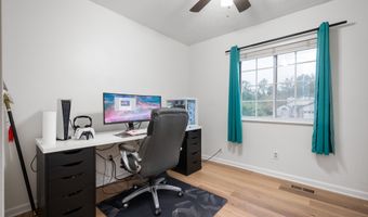 8556 Green Valley Dr, Indianapolis, IN 46217