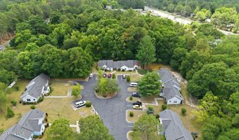 906 Cedar Ct, Aberdeen, NC 28315