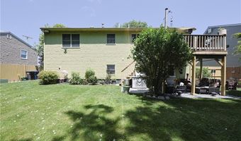 52 Urquhart St, Cranston, RI 02920