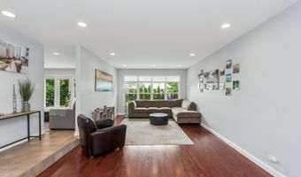 18 W Appletree Ln, Arlington Heights, IL 60004