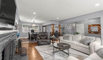 15823 Rose Dr, Allen Park, MI 48101
