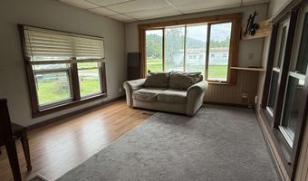 9 Village Dr, Brattleboro, VT 05301