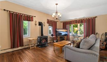 101 Hopkins Ave, Johnston, RI 02919