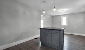 33 School St, Ashville, OH 43103