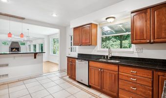 7001 LONGWOOD Dr, Bethesda, MD 20817
