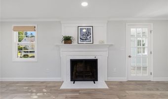 5 Lee Rd, Barrington, RI 02806