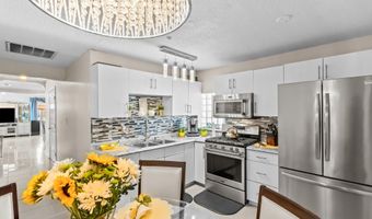 1887 MAYPORT Rd, Atlantic Beach, FL 32233