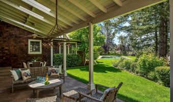 1065 Summit Lake Dr, Angwin, CA 94508