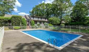 41 Holly Hill Ln, Cranston, RI 02921