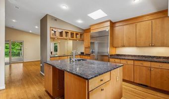 9009 CHARRED OAK Dr, Bethesda, MD 20817