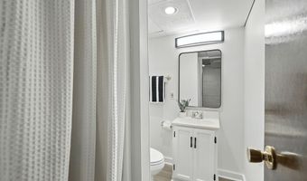 828 S HIGHLAND St, Arlington, VA 22204