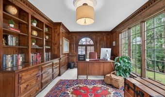 21 Greybirch Rd, Andover, MA 01810