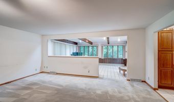 5241 Dommers Dr, Fitchburg, WI 53711