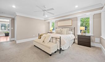 132 S GARFIELD St, Arlington, VA 22204