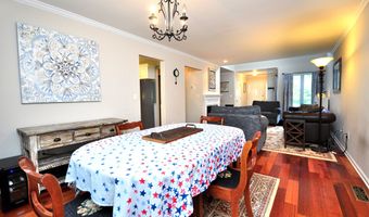 202 Castlewood Dr 202, Bloomfield, CT 06002