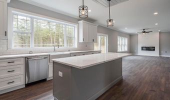 751 Leeward Ave, Beachwood, NJ 08722