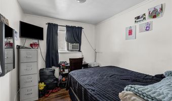 75 Oak St, Amityville, NY 11701