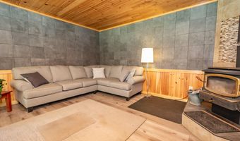 183 Barnard Rd, Barnard Twp., ME 04414