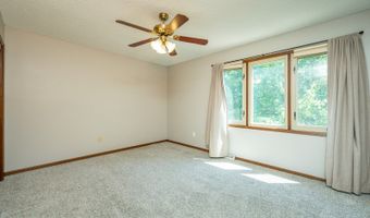 1103 4th St NW, Altoona, IA 50009