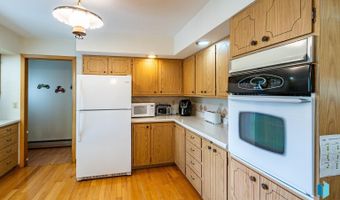 511 N Cherry Ave, Bridgewater, SD 57319