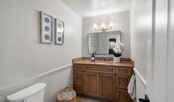 13 Birchwood Cir, Bedford, NH 03110