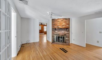52 Clubhouse Dr, Bourne, MA 02532